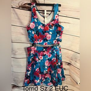 Torrid Size 2 Blue Floral Mini Scuba Set (crop top and skirt)